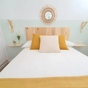 https://alaynas-homes.in-canary-islands.com